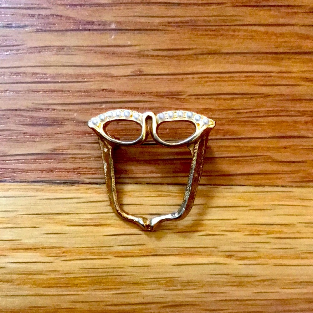 Vintage Eyeglasses Holder Broach
